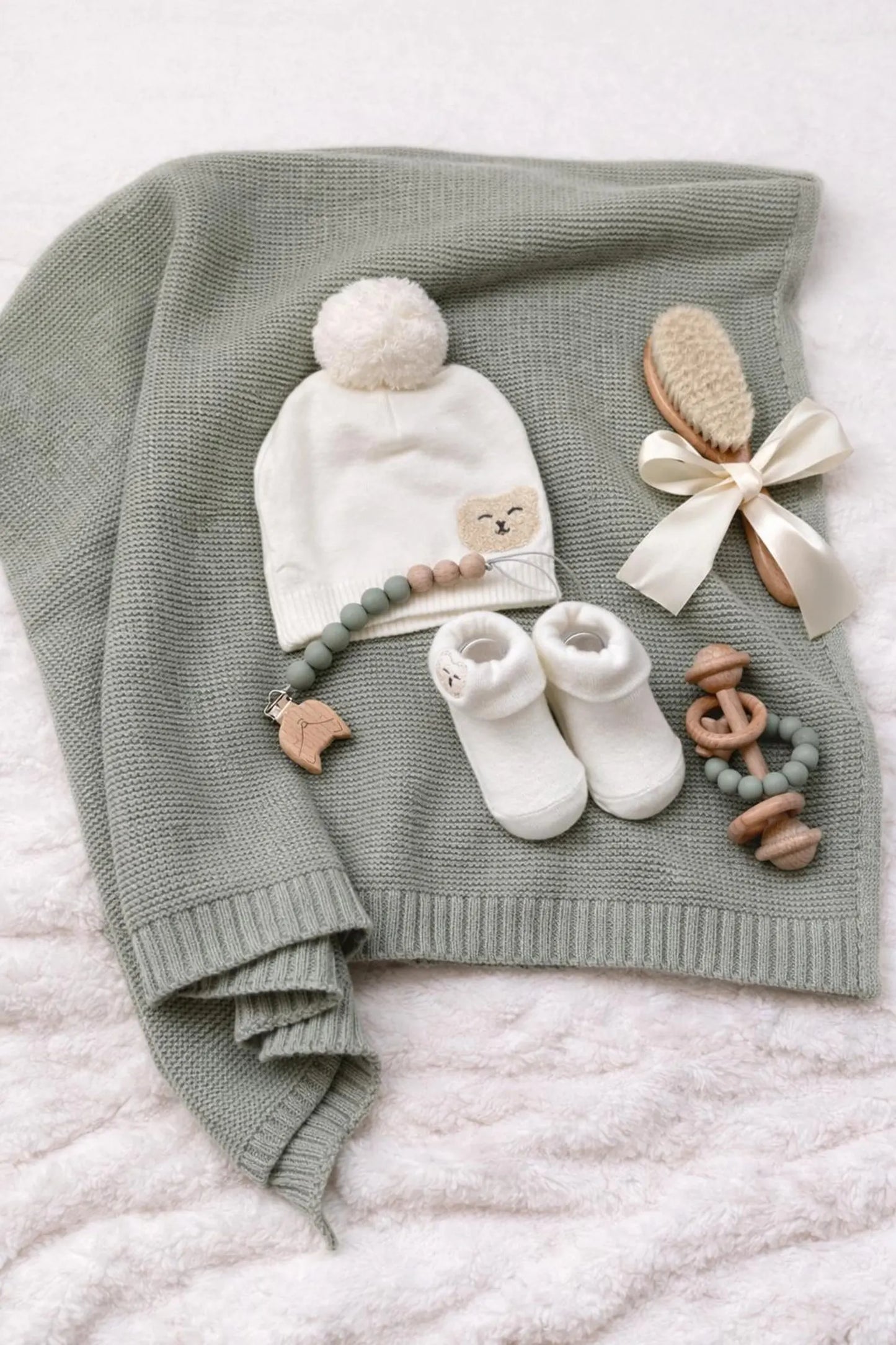 Baby Gift Box Newborn Set with Blanket, Socks & Wooden Brush – Baby Shower Present