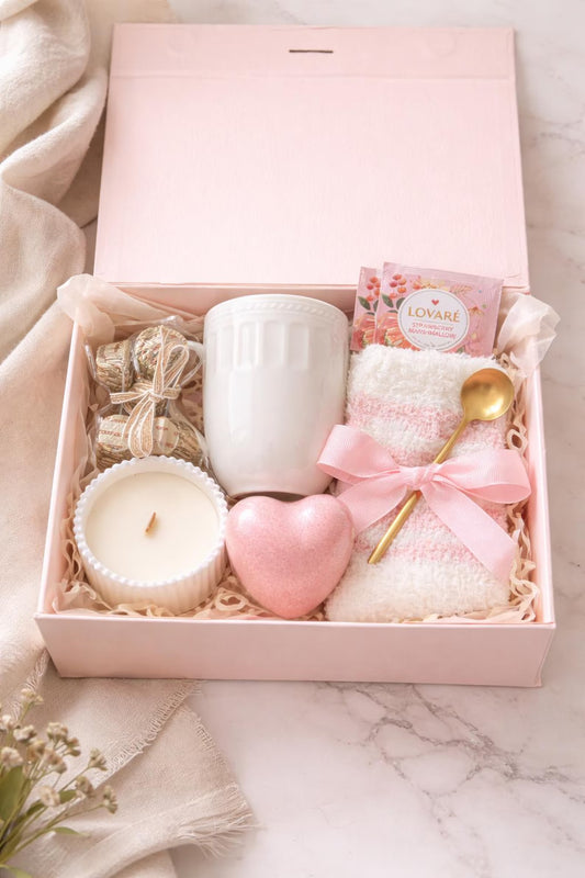Hygge Gift Box – Cozy Socks, Scented Candle, Mug & Tea Relaxation Kit