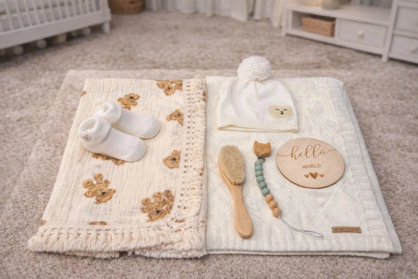 Newborn Baby Gift Set with 2 Blankets, Knit Hat & Socks, Neutral Baby Shower Present