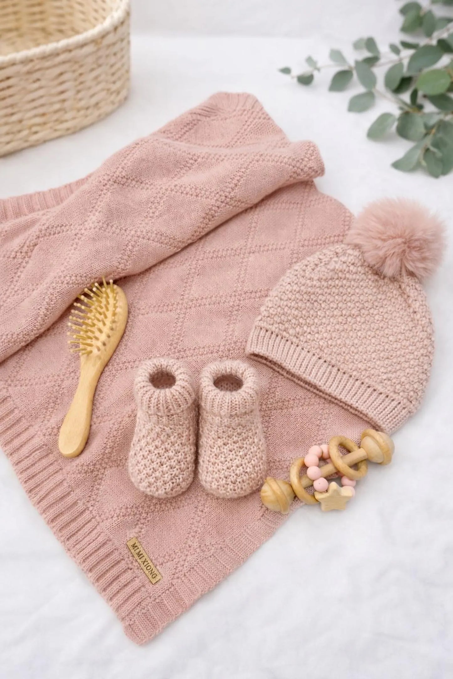 Luxury Baby Gift Box with Blanket, Booties and Cozy Hat – Newborn Gift Set