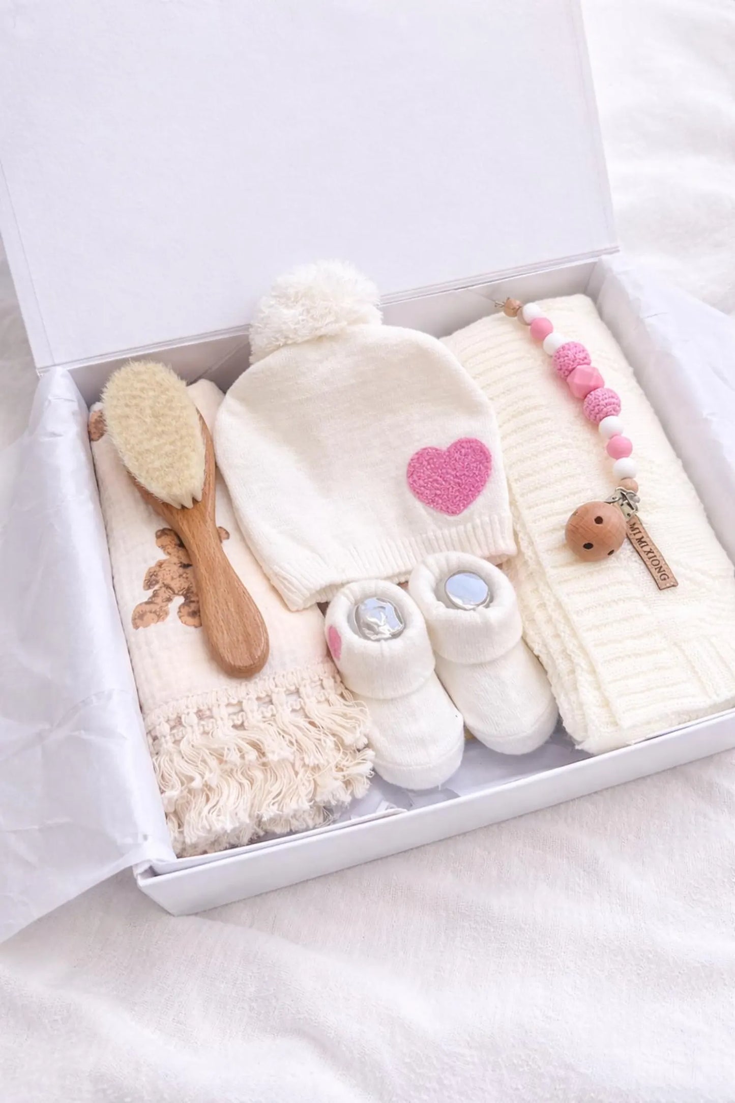 Newborn Baby Gift Set with 2 Blankets, Knit Hat & Socks, Neutral Baby Shower Present