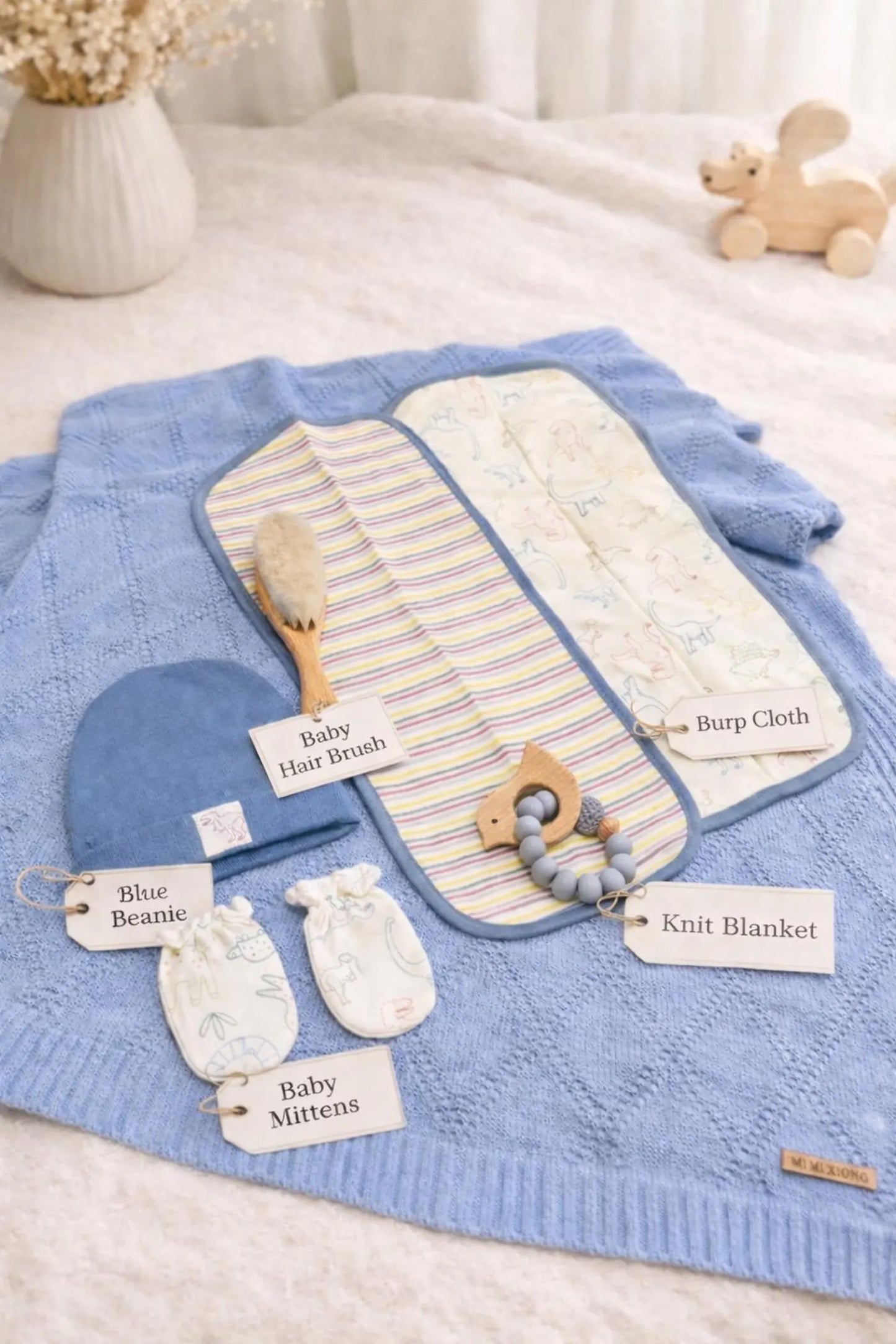 Newborn Keepsake Gift Set – Blanket, Beanie, Mittens and Burp Cloth